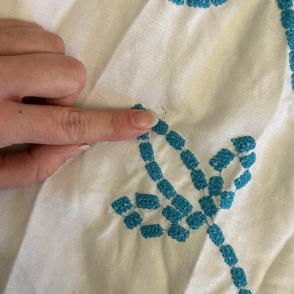 Grace Elements White Blue Embroidered Linen Blend Tunic Top L Classic Coastal - Picture 6 of 7